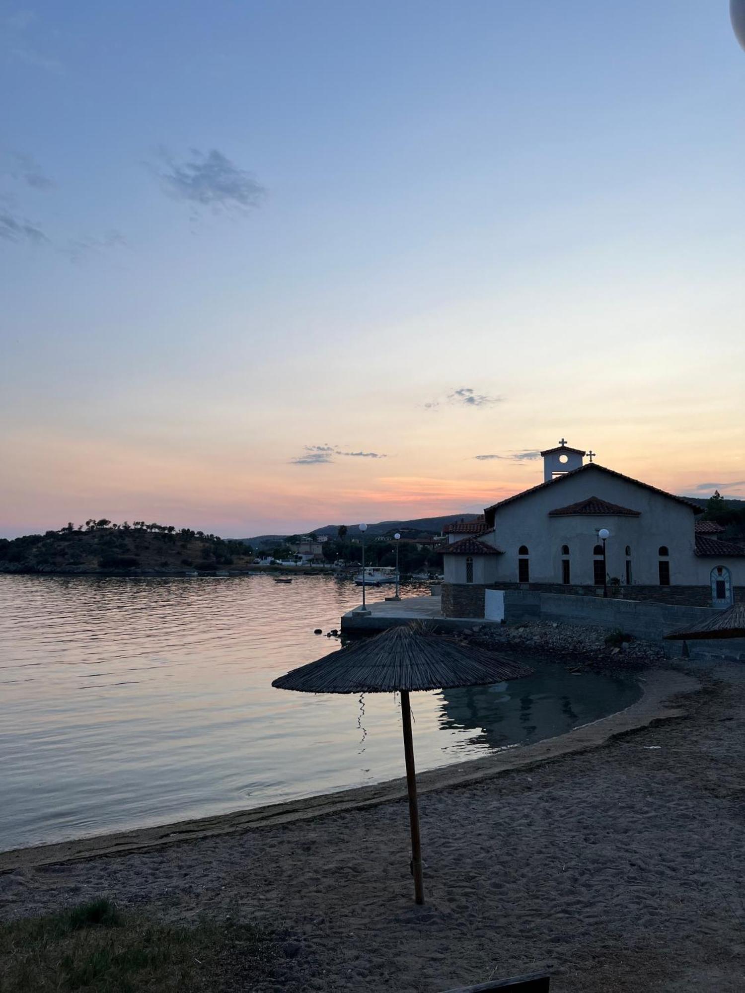 Aiolos Seaside Apartment Marathos  Buitenkant foto