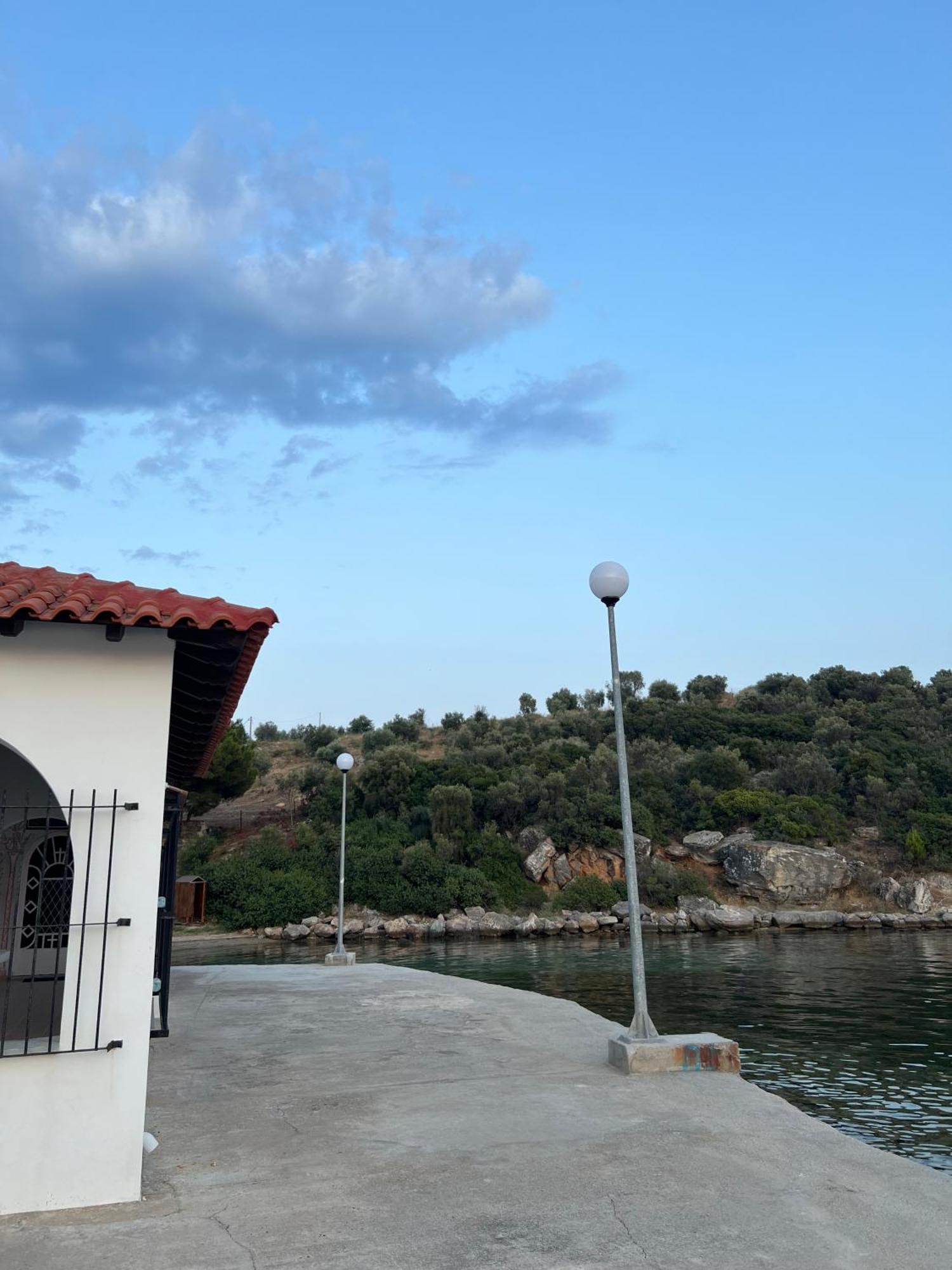 Aiolos Seaside Apartment Marathos  Buitenkant foto